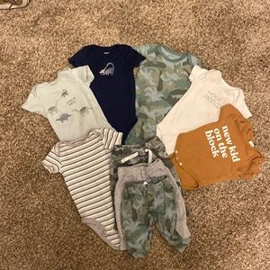 Bundle of baby boys 0-3 month short sleeve - 9 pieces total
